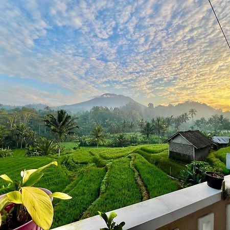 Bisbis House Iseh Village Selat 外观 照片