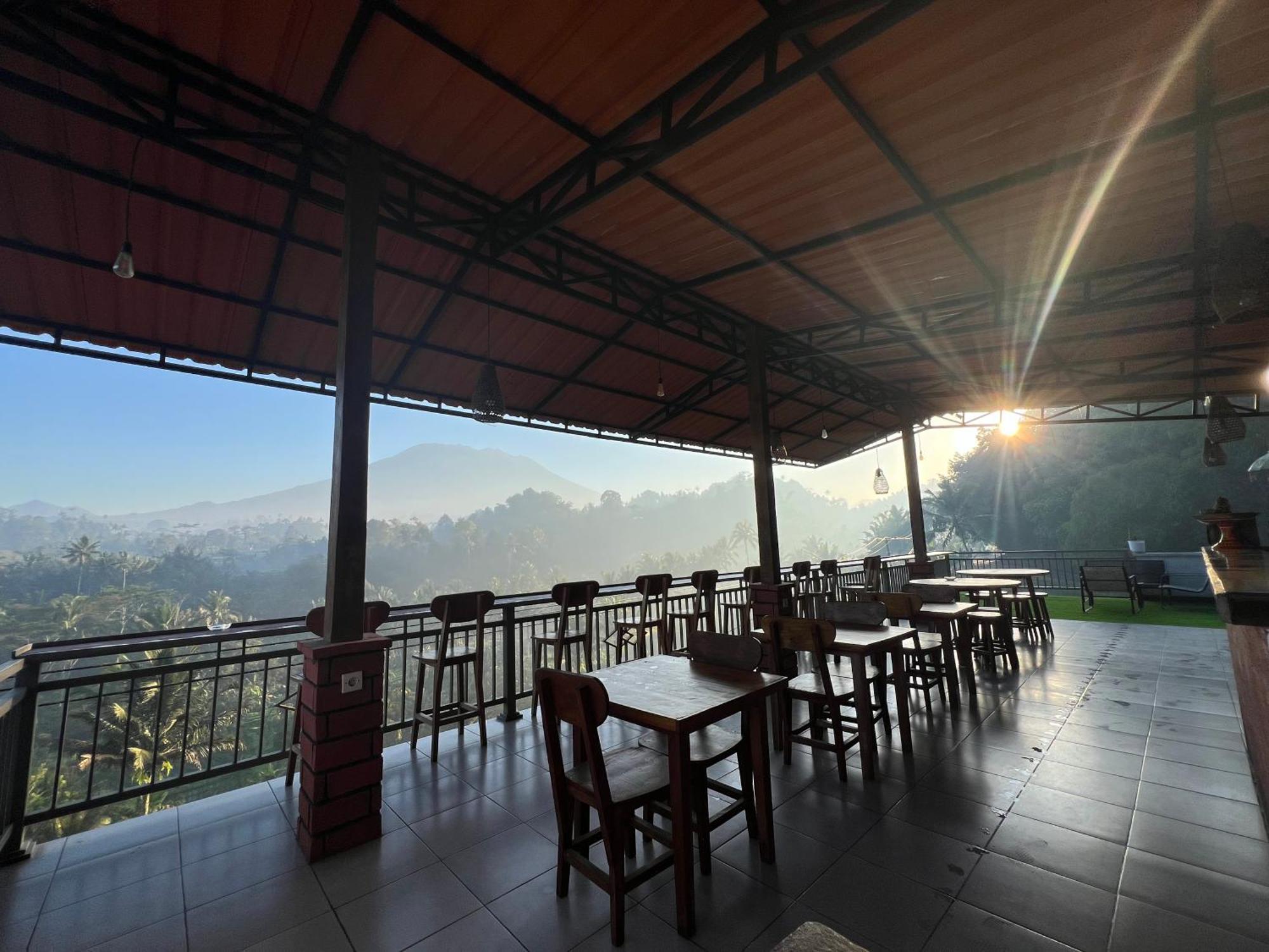 Bisbis House Iseh Village Selat 外观 照片