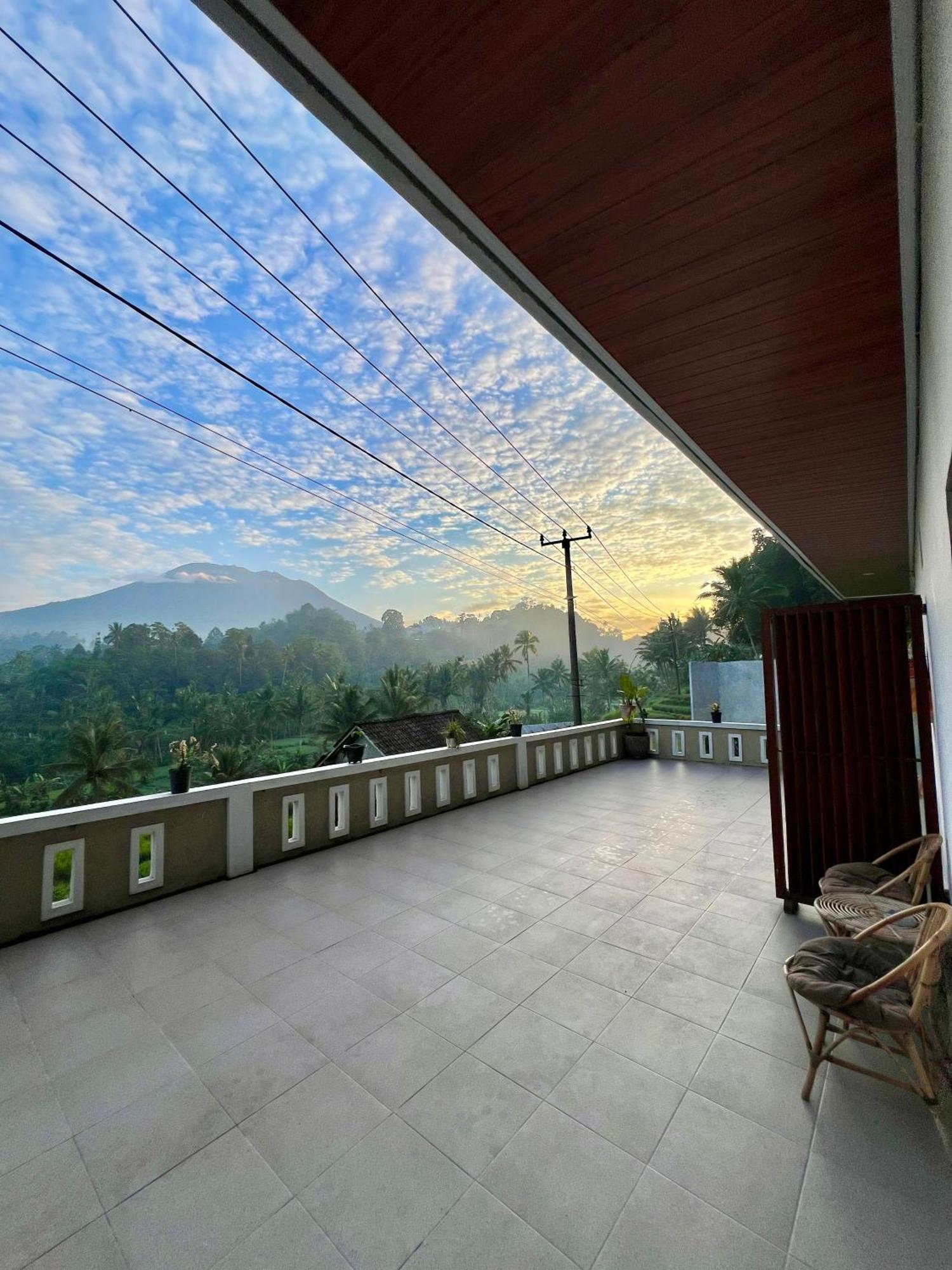 Bisbis House Iseh Village Selat 外观 照片