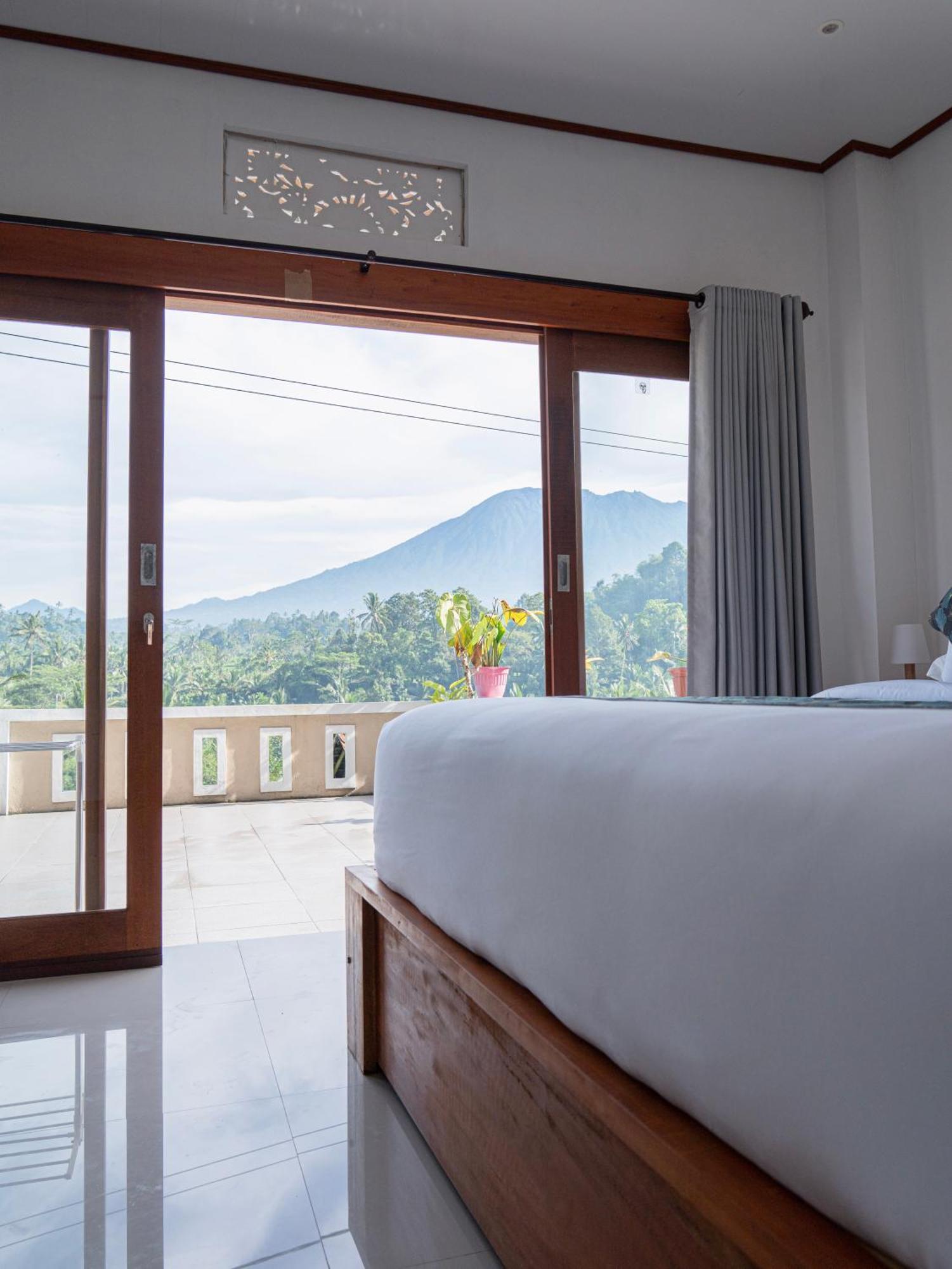 Bisbis House Iseh Village Selat 外观 照片