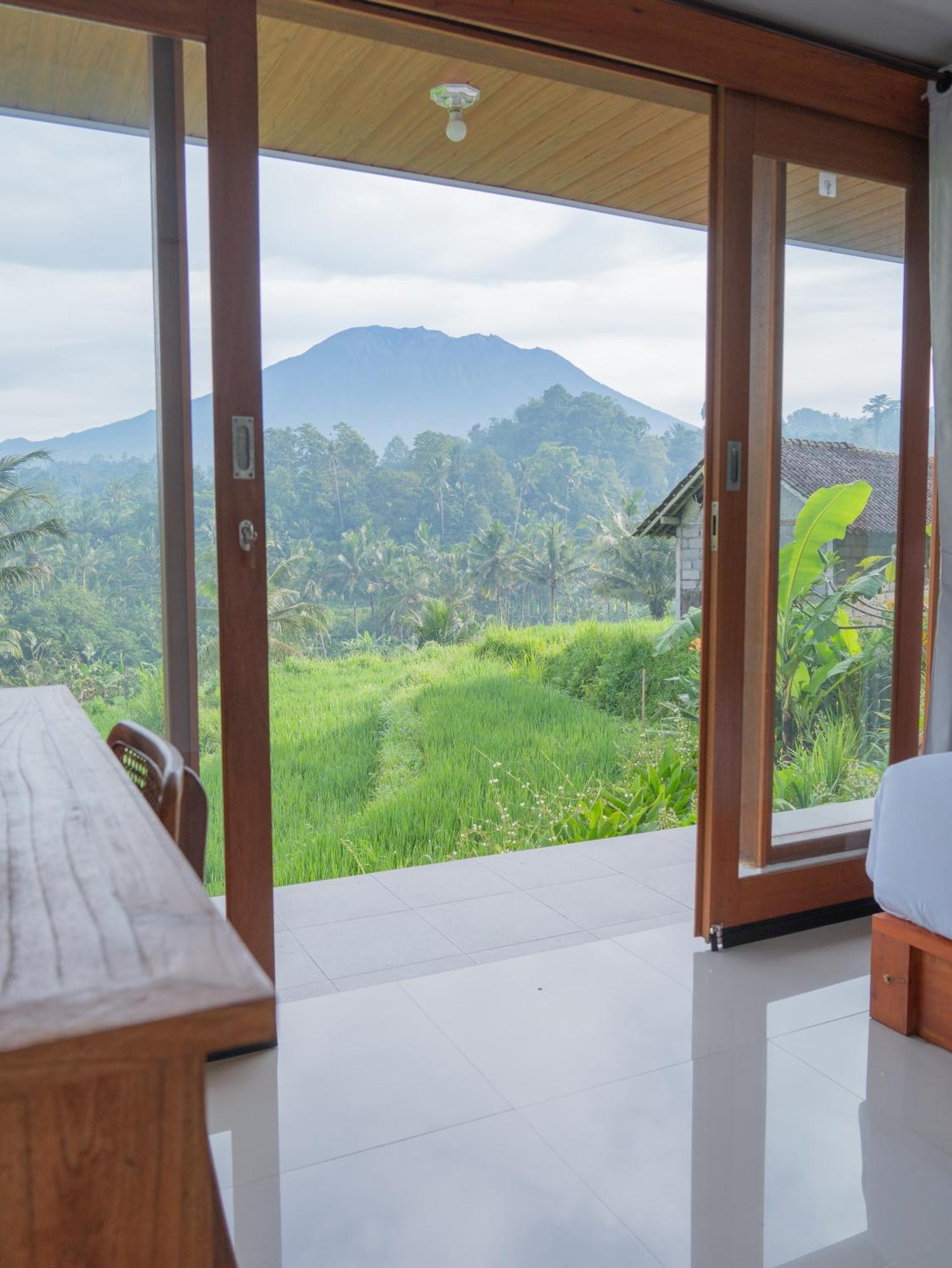 Bisbis House Iseh Village Selat 外观 照片