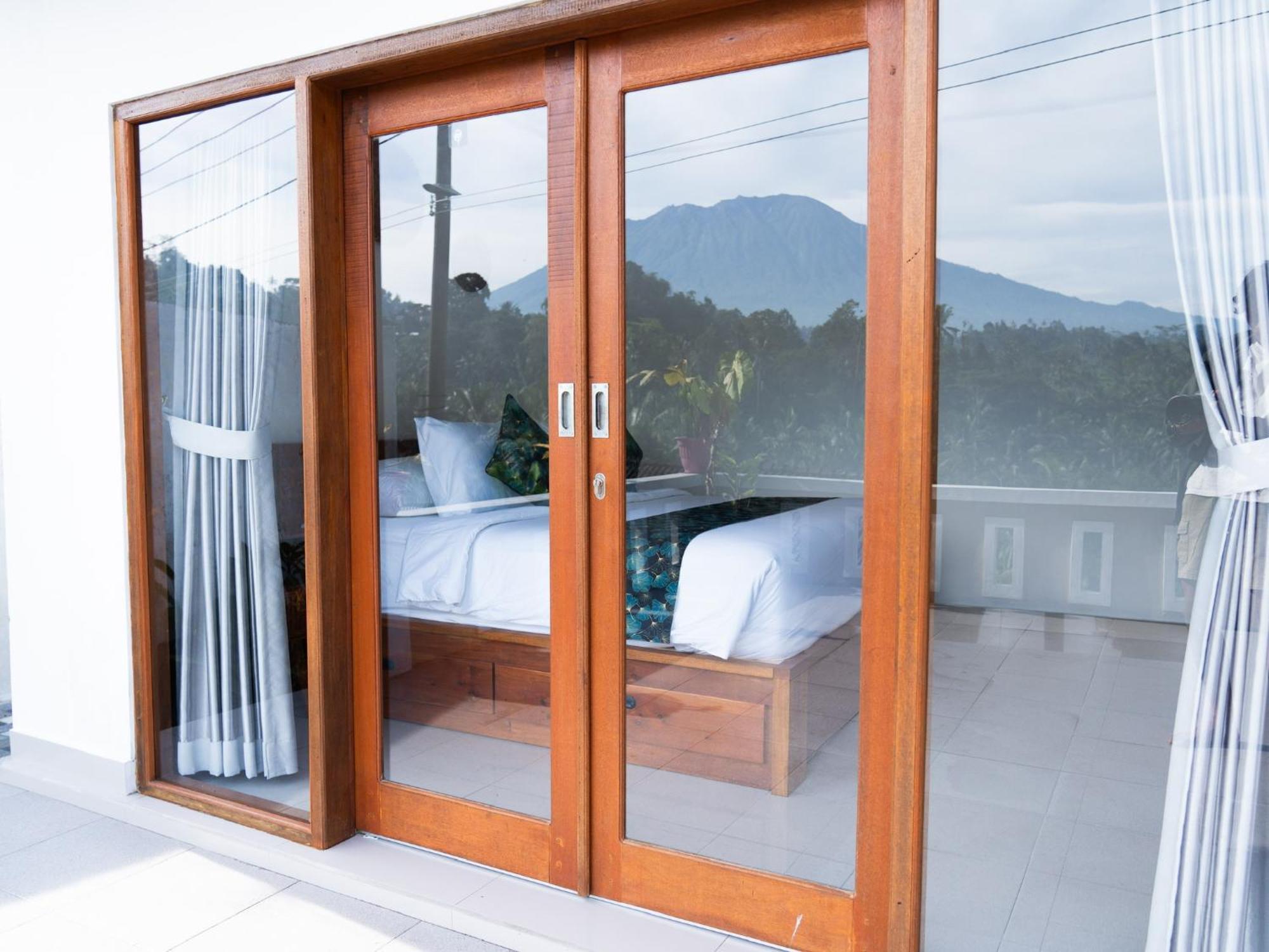 Bisbis House Iseh Village Selat 外观 照片